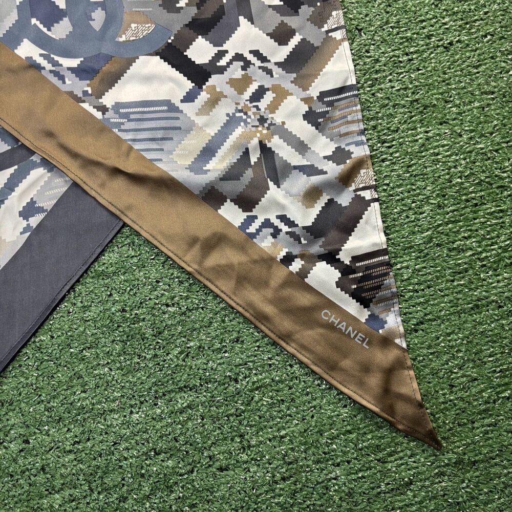 Authentic CHANEL Silk Logo Scarf CC Blue Triangle Square Abstract - Picture 3 of 7
